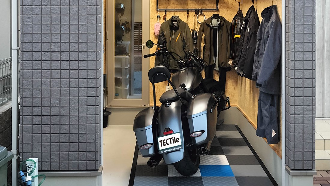 バイクガレージ